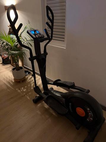 Crosstrainer Focus Fitness 5 iPlus- Zo goed als nieuw! beschikbaar voor biedingen