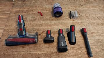 Dyson V11 diverse onderdelen beschikbaar voor biedingen