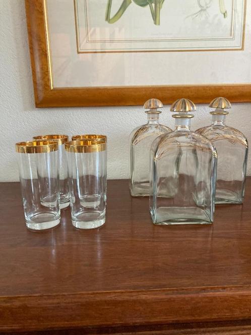 Karaffen glas goud verguld uit Jerez met 4 glazen, Antiek en Kunst, Antiek | Glas en Kristal, Ophalen