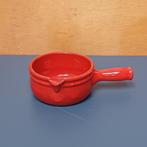 Rood sausschaaltje met handvat, Keramiek, Ophalen of Verzenden, Effen, Schaal of Schalen