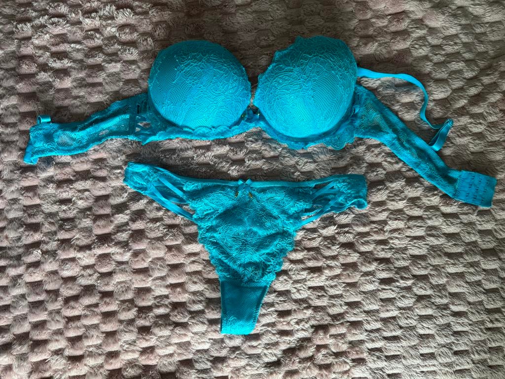 Push up bh en string  lingerieset new yorker 85B / M, Kleding | Dames, Ondergoed en Lingerie, Setje, Ophalen of Verzenden