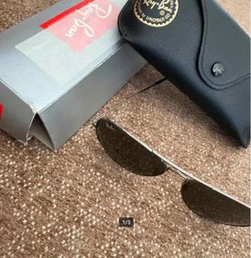 Ray-ban aviator zonnebril in gebruikte maar goede staat beschikbaar voor biedingen