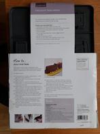 Te koop lakeland siliconen shocolade vorm trein en wagon., Ophalen of Verzenden, Bakvorm