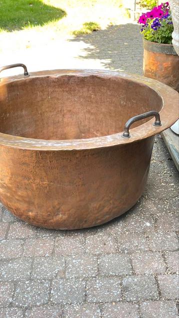 Antieke grote koperen ketel voor hout bloembak enz vr pr 85€ beschikbaar voor biedingen