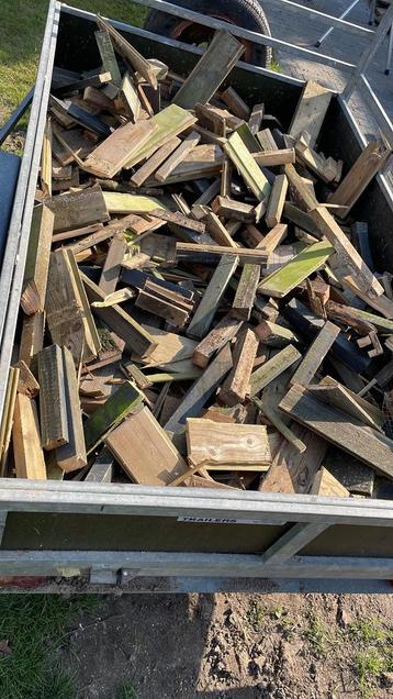 Gratis Brandhout Afhalen beschikbaar voor biedingen