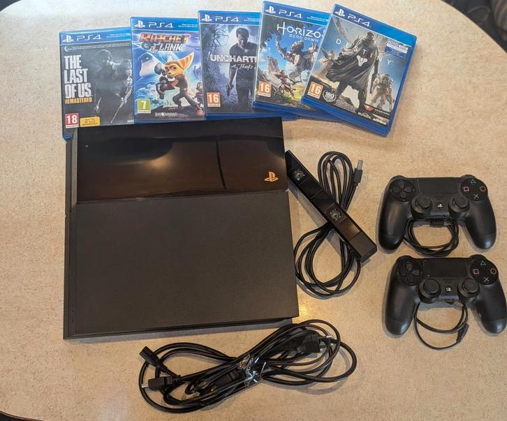 Complete Ps4 + Twee controllers en camera en games!, Spelcomputers en Games, Spelcomputers | Sony PlayStation 3, Zo goed als nieuw