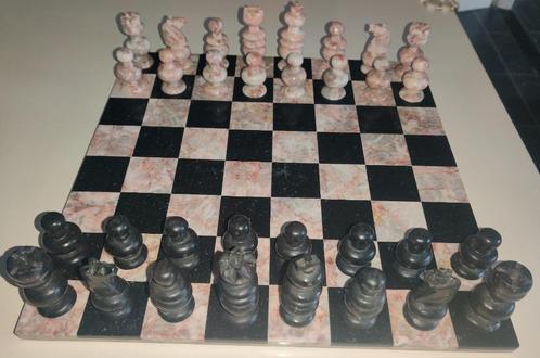 Schaakspel in zwart en roos en Glazen schaakspel van glas, Hobby en Vrije tijd, Gezelschapsspellen | Bordspellen, Nieuw, Een of twee spelers