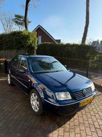 Volkswagen Bora 1.6 77KW 2005 Blauw, Auto's, Volkswagen, Metallic lak, Stof, 4 cilinders, Blauw