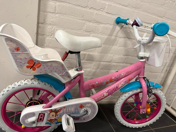 Leuke kinderfiets met poppenzitje, Fietsen en Brommers, Fietsen | Kinderfietsjes, Zo goed als nieuw, Minder dan 16 inch, Zijwieltjes