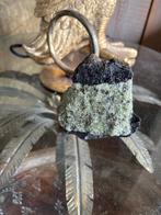 Olivijn in basalt – vulkanisch gesteente, Ophalen of Verzenden