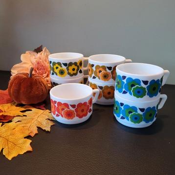 Arcopal Lotus kopjes 7 Stuks retro vintage  beschikbaar voor biedingen