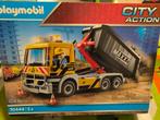 Playmobil City Action Vrachtwagen 70444 en 3 leuke autos, Ophalen of Verzenden, Zo goed als nieuw, Complete set