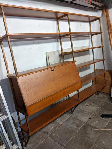 Mid Century wandmeubel / Vintage wandkast beschikbaar voor biedingen
