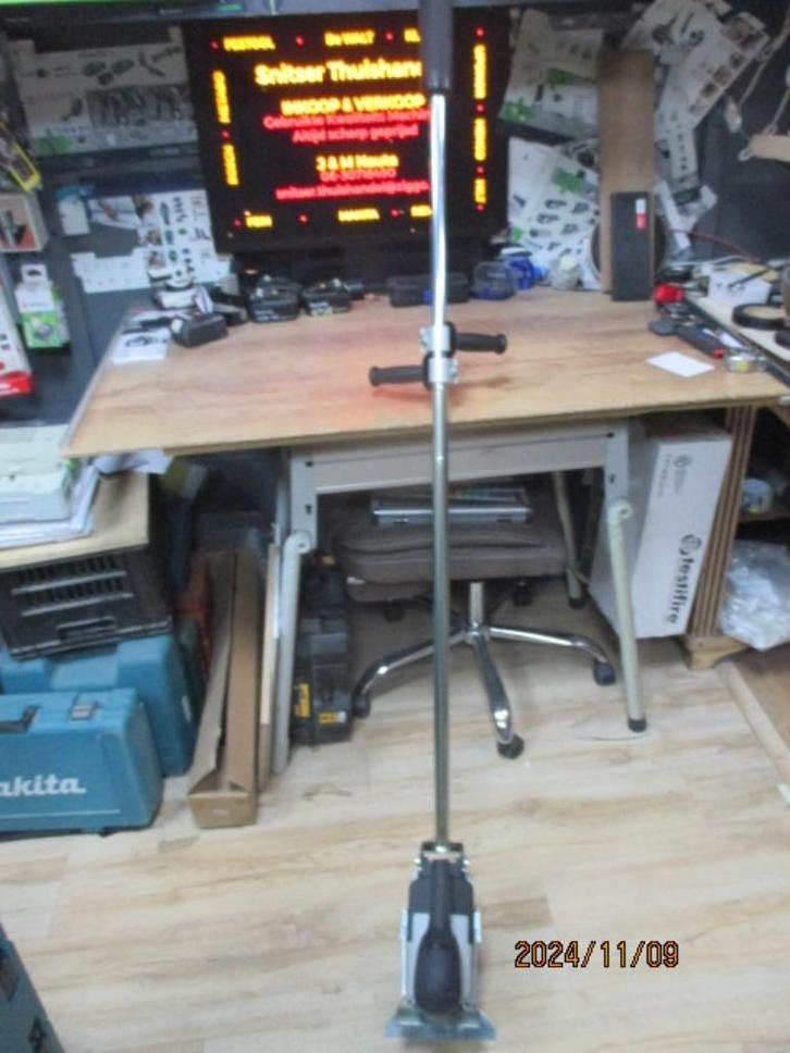 Festool Tapijtverwijderaar + Steelgreep., Doe-het-zelf en Verbouw, Gereedschap | Overige machines, Zo goed als nieuw, Ophalen of Verzenden