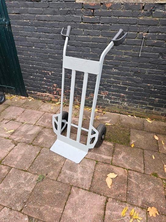 Matador steekwagen z.g.a.n.op luchtbanden, Doe-het-zelf en Verbouw, Transportwagens, Zo goed als nieuw, Steekwagen, Ophalen