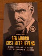 Een Moord Kost Meer Levens - Peter R. de Vries, Boeken, Ophalen of Verzenden, Gelezen, Peter R. de Vries, Nederland