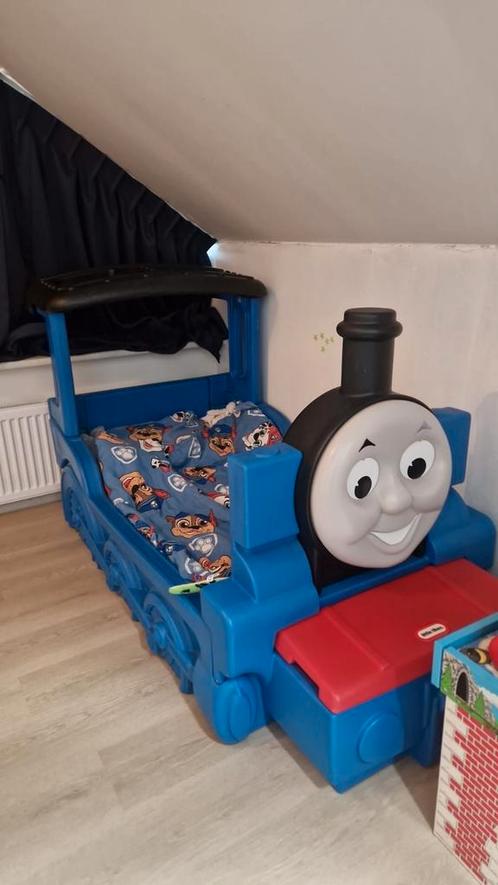 Thomas de trein bed en speeltafel, Kinderen en Baby's, Kinderkamer | Bedden, Zo goed als nieuw, 180 cm of meer, 85 tot 100 cm