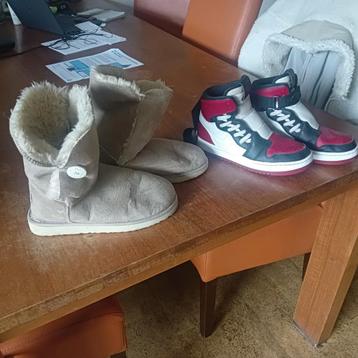 Schoenen maar 40/8.5 beschikbaar voor biedingen