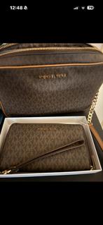 Michel kors tas en bij passende portemonnee, Ophalen of Verzenden, Zo goed als nieuw, Bruin, Schoudertasje