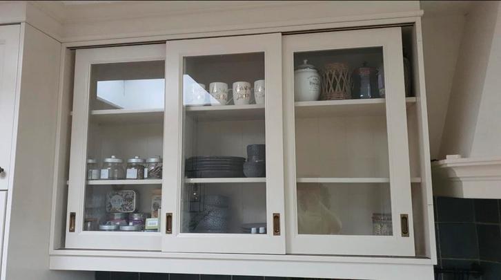 Keukenkast met glazen schuifdeuren, Huis en Inrichting, Keuken | Keukenelementen, Zo goed als nieuw, 100 tot 150 cm, 100 tot 150 cm