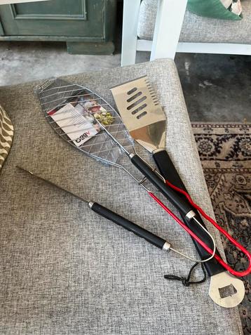 Bbq tangen en gereedschap beschikbaar voor biedingen