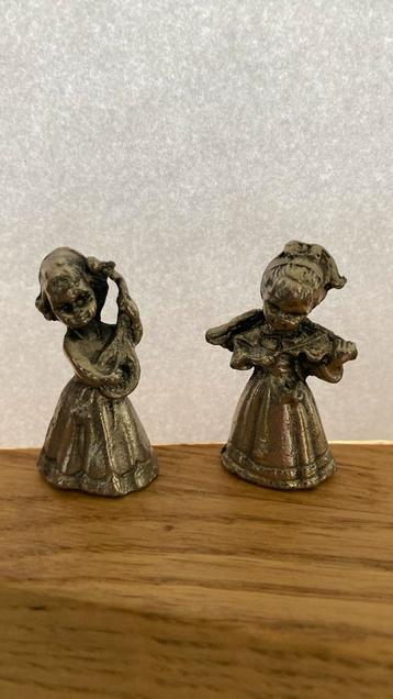 Tin - muziek meisjes 2 beschikbaar voor biedingen