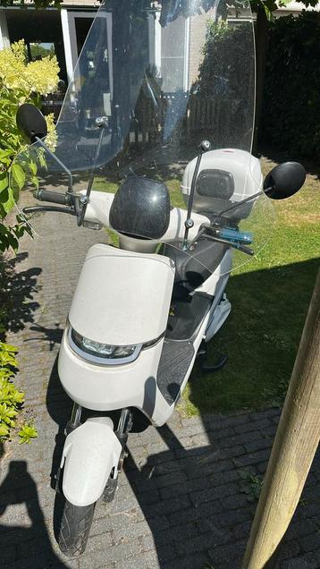 La souris scooter elektrisch beschikbaar voor biedingen