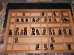 Letterbak gevuld met 32 schaakstukken Afrikaans houtsnijwerk, Antiek en Kunst, Ophalen of Verzenden