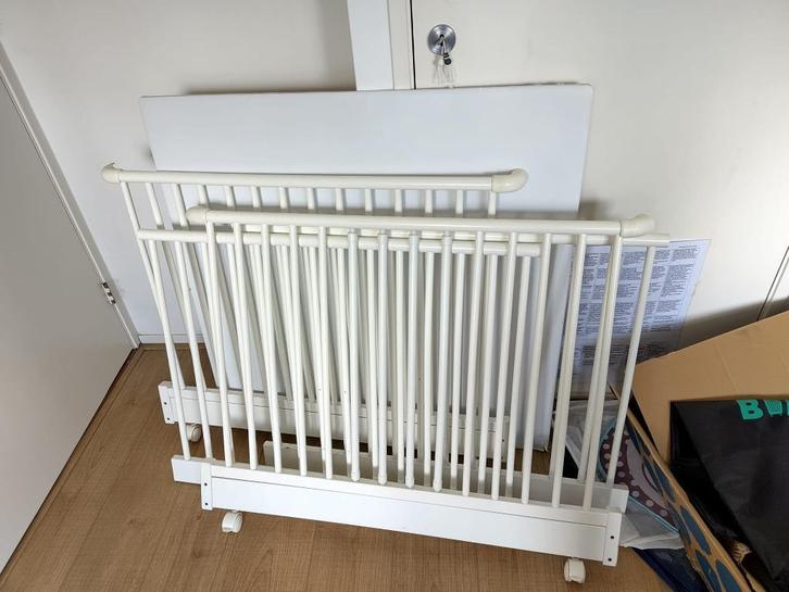 grote box (90 x 90) in hoogte verstelbaar, Kinderen en Baby's, Boxen, Gebruikt, Vierkant, In hoogte verstelbaar, Boxkleed, Wieltjes