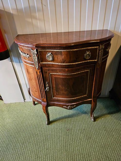 Franse Louis XVI commode, Antiek en Kunst, Antiek | Meubels | Kasten, Ophalen of Verzenden