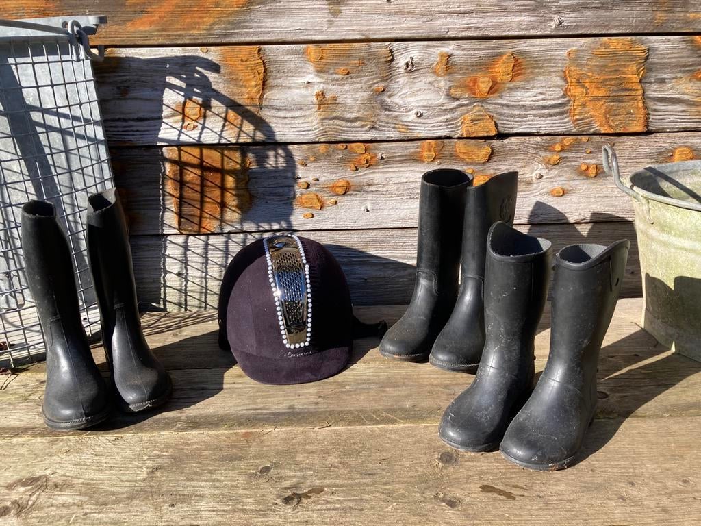 Cap en 3 paar rijlaarzen, Dieren en Toebehoren, Paardrijkleding, Ophalen of Verzenden, Gebruikt, Cap