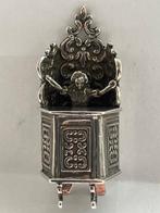 Zilveren miniatuur kinderstoel/kakstoel, zilversmid Stout, Verzenden, Zilver