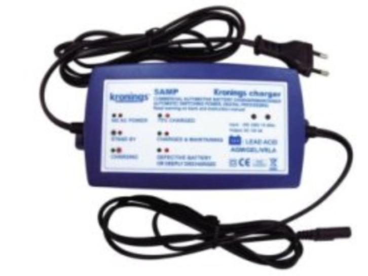 Kronings acculader 12 volt 5 A, Auto-onderdelen, Accu's en Toebehoren, Universele onderdelen, Gebruikt, Ophalen of Verzenden