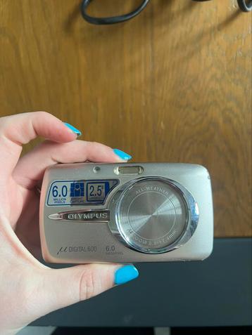 Olympus camera digital 600 beschikbaar voor biedingen