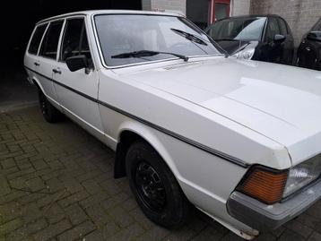 Volkswagen passat stationcar 1977 benzine oldtimer beschikbaar voor biedingen