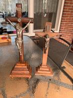 2 kruisbeelden, Antiek en Kunst, Antiek | Religie, Ophalen of Verzenden