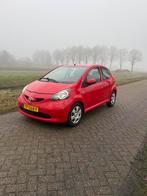 Toyota Aygo 1.0 12V Vvt-i 5DRS 2009 Rood, Voorwielaandrijving, 4 stoelen, 68 pk, Bedrijf
