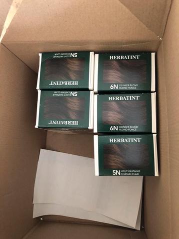 5 pakken Herbatint haarverf (3x 5N en 2x 6N) beschikbaar voor biedingen