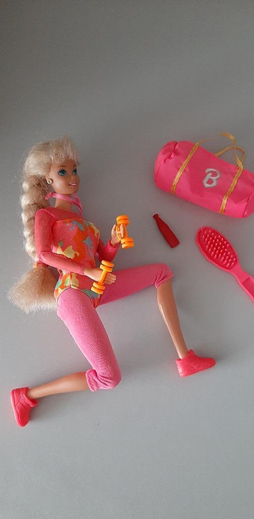 barbie gymnast 1993 turnen en gymnastiek, Verzamelen, Poppen, Gebruikt, Fashion Doll, Ophalen of Verzenden