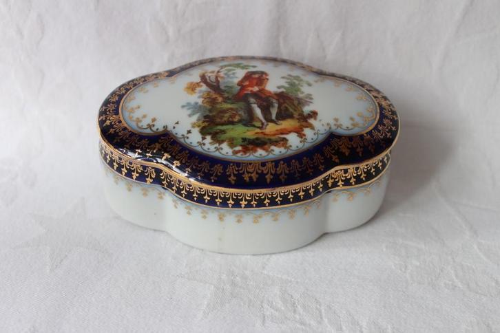 Antiek Friedrich Eger& Co Martinroda porseleinen doosje, Antiek en Kunst, Antiek | Porselein, Ophalen of Verzenden