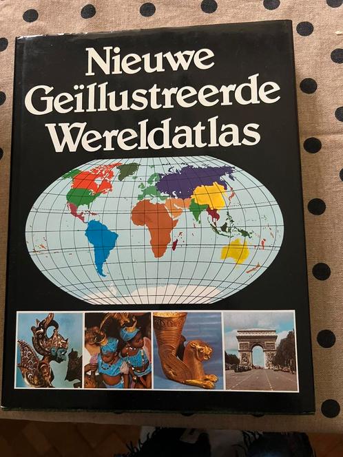 Nieuwe geïllustreerde wereldatlas, Boeken, Atlassen en Landkaarten, Zo goed als nieuw, Overige atlassen, Wereld, Ophalen of Verzenden