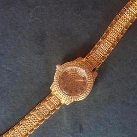 Nieuwe goudkleurig dames horloge ., Sieraden, Tassen en Uiterlijk, Horloges | Dames, Zo goed als nieuw, Overige merken, Staal