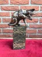 kat likt z'n pootje, brons en marmer, Antiek en Kunst, Kunst | Beelden en Houtsnijwerken, Ophalen of Verzenden