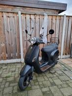 GTS Toscana 2019 - Nette scooter met accessoires, Ophalen of Verzenden, Gebruikt, Overige typen, Overige merken