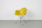 Vitra DAR Mustard chairs, Huis en Inrichting, Stoelen, Ophalen, Kunststof, Gebruikt, Overige kleuren