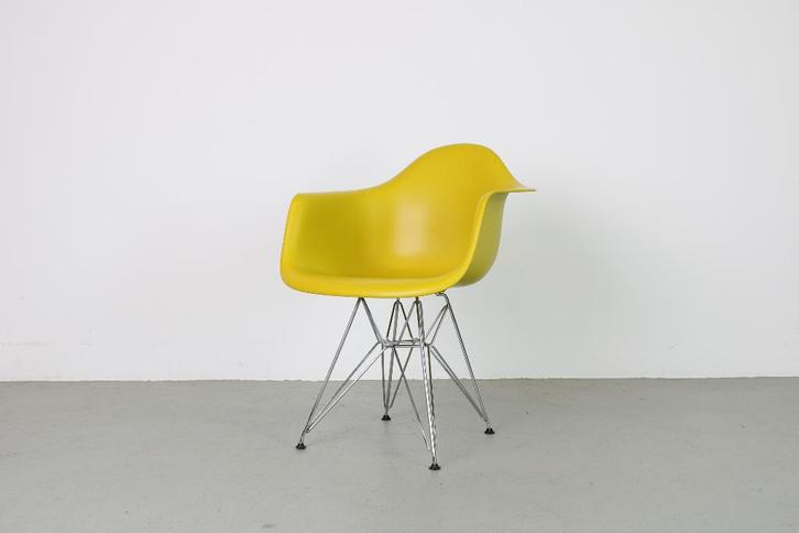 Vitra DAR Mustard chairs, Huis en Inrichting, Stoelen, Gebruikt, Vijf, Zes of meer stoelen, Kunststof, Overige kleuren, Ophalen