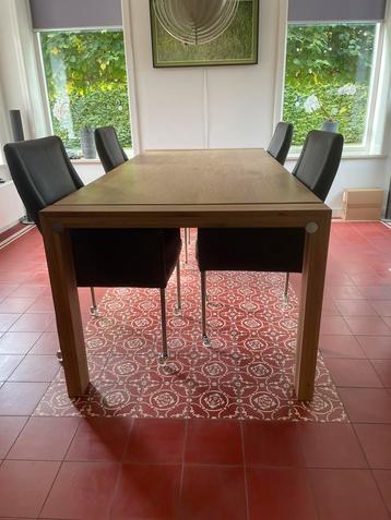 Te koop:Unieke eiken tafel! Met gratis stoelen. beschikbaar voor biedingen