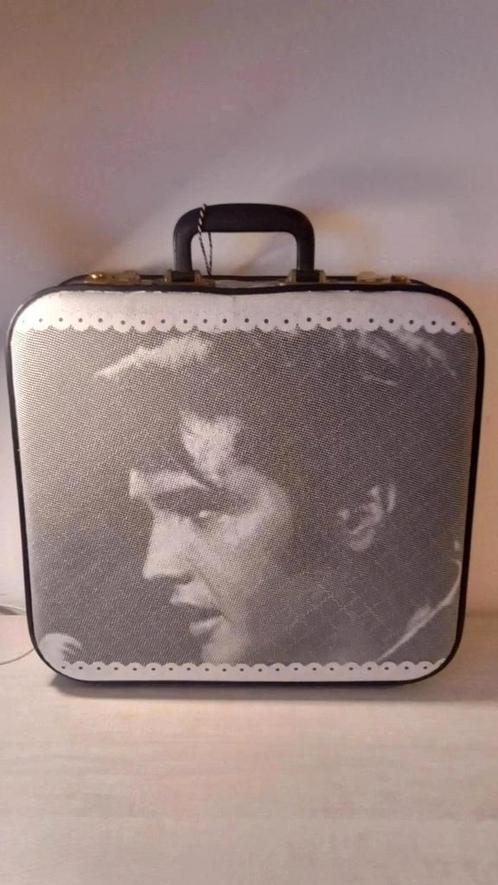 Unieke rock band muziek thema koffer upcycles  nu 39.95, Sieraden, Tassen en Uiterlijk, Koffers, Zo goed als nieuw, Hard kunststof