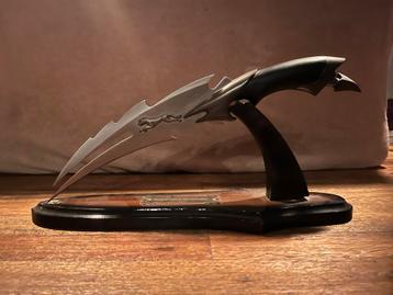 Zeldzaam Justice Mes met Standaard beschikbaar voor biedingen