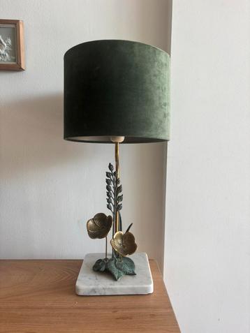 Vintage Tagellamp met koperen versiering .